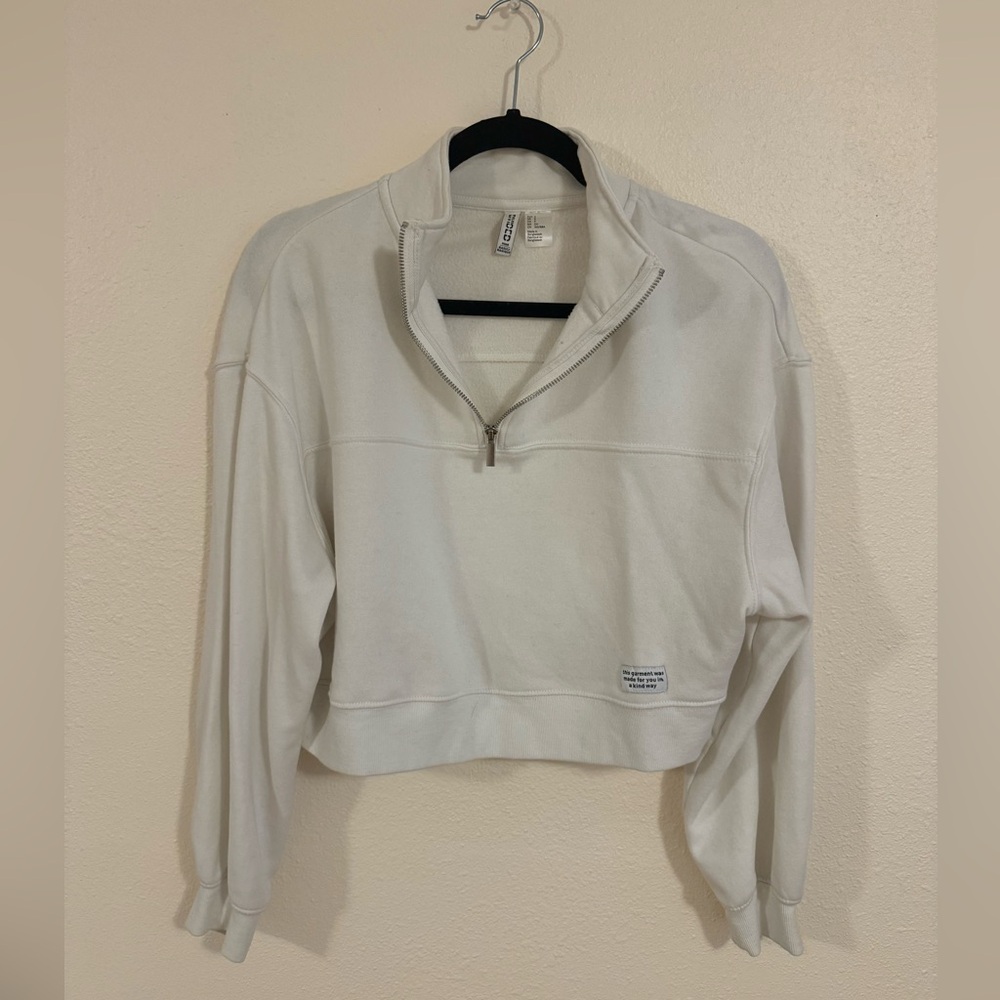 DIVIDED cropped half zip